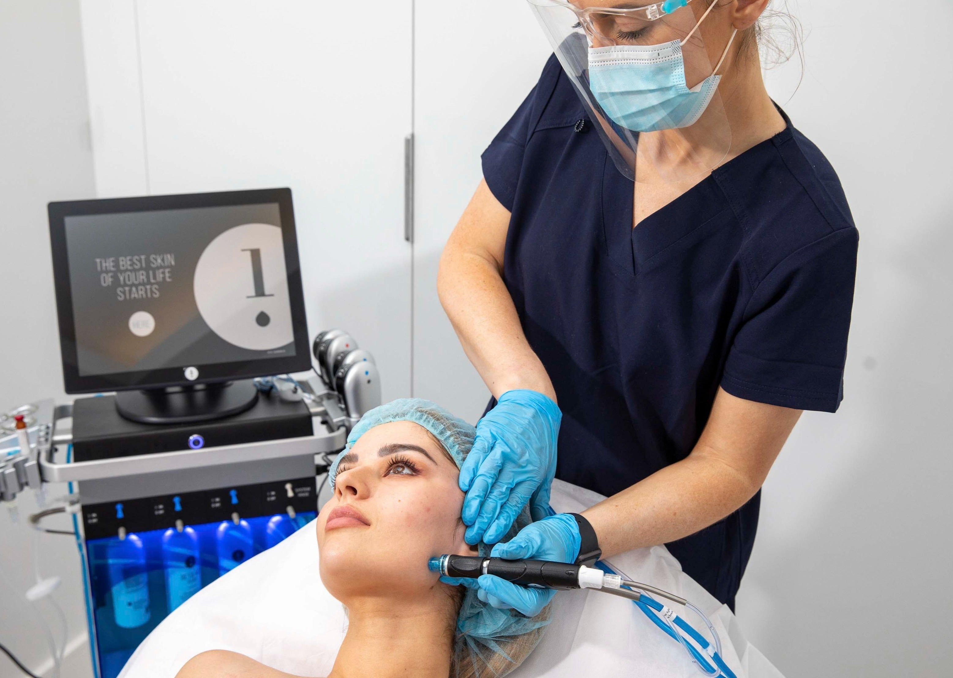 Deluxe 6-Step HydraFacial 50-Mins with Skin Booster Course of 4 (save €401)