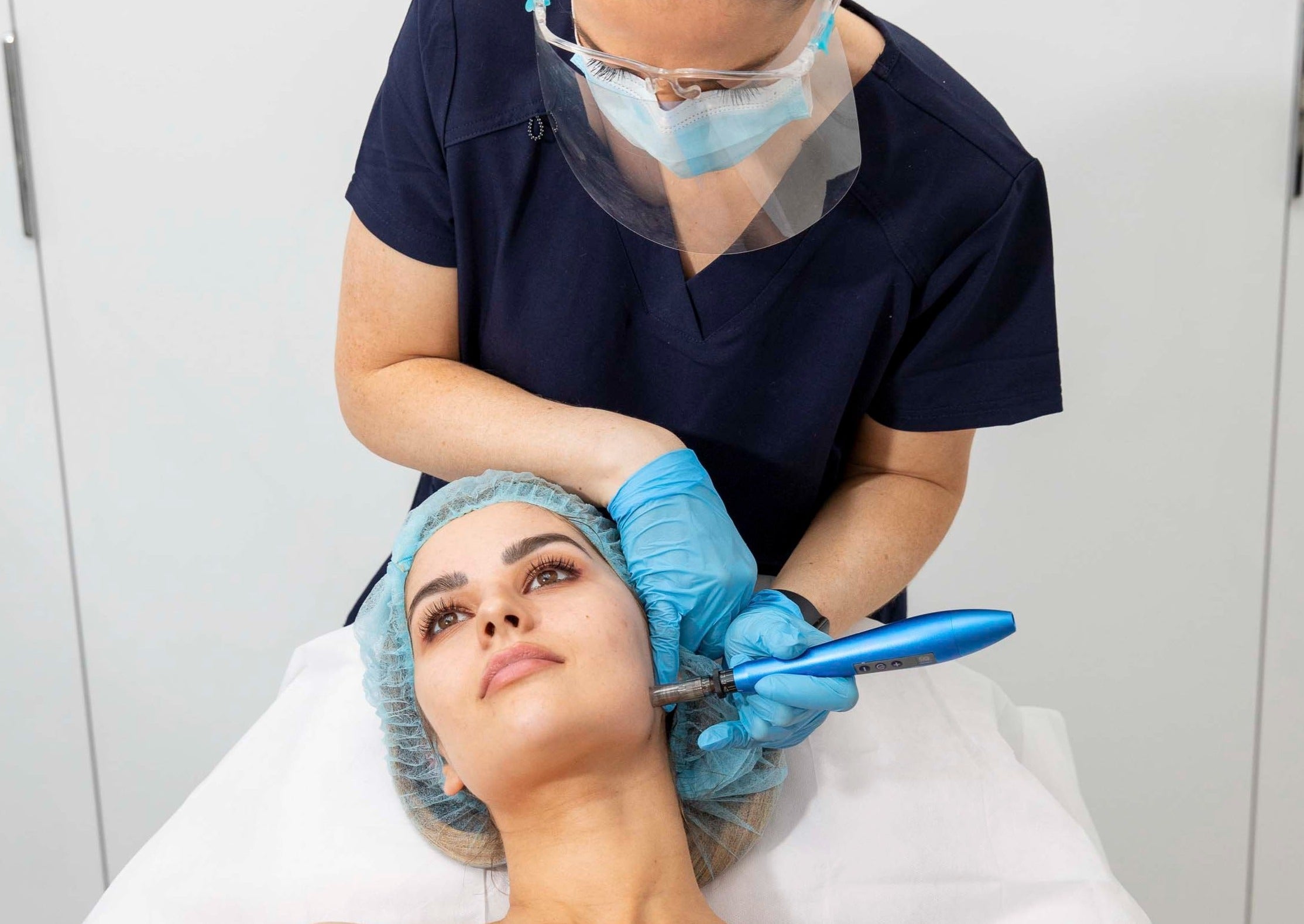 Dermapen Deluxe Microneedling Package with Uber Peel & LED Course of 3 (save €341)